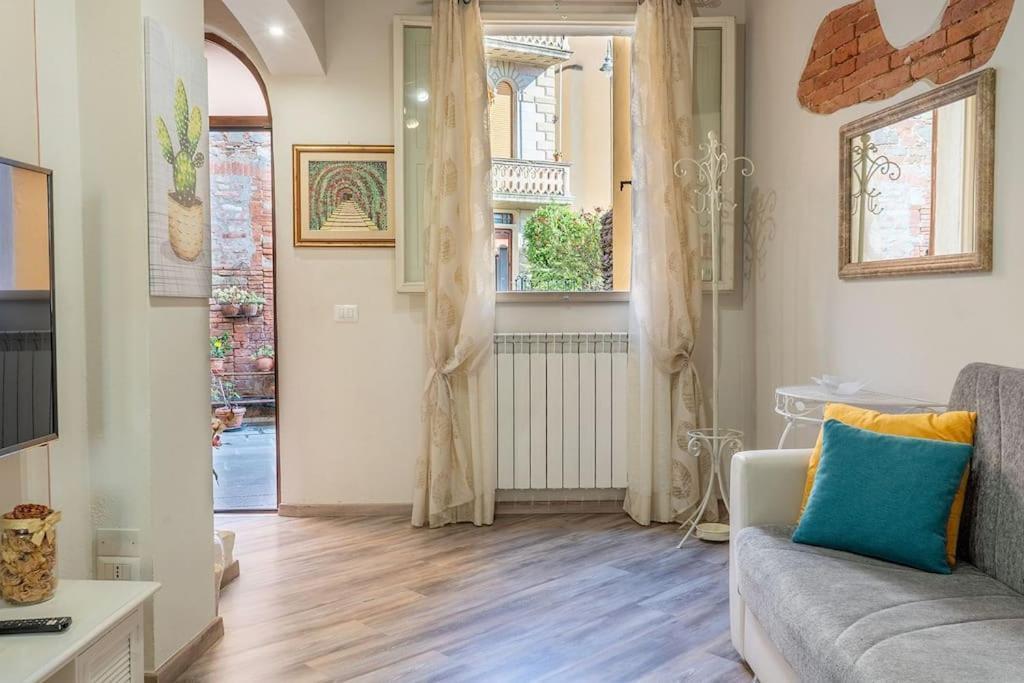 Casa Vacanze L'Angolo Fiorito Bettolle Dış mekan fotoğraf